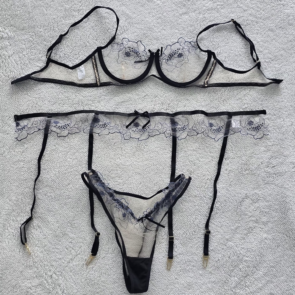 Elegant Black and White Lace Lingerie Set